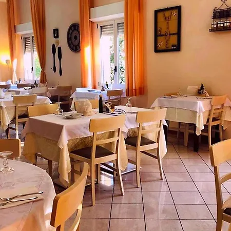 Gioiosa - & Bistrot Отель 2*