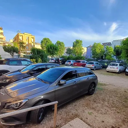 Gioiosa - & Bistrot 2* Римини