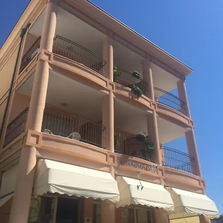 Hotel Villa Gioiosa - Beach & Bistrot Hotell 2*